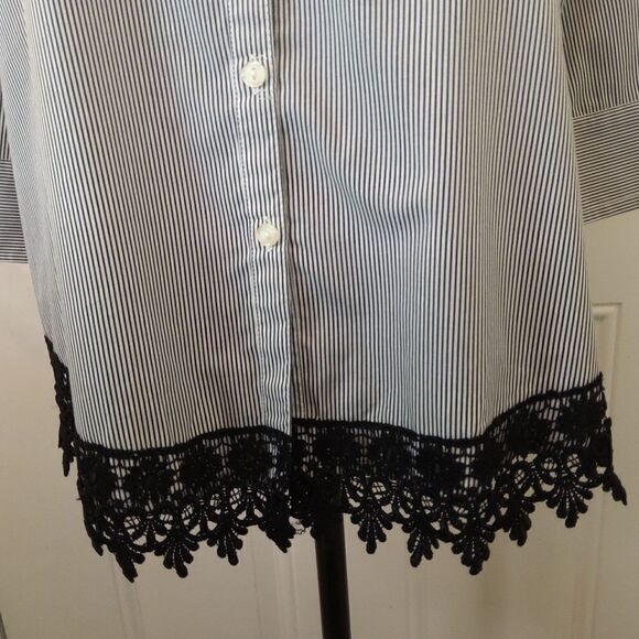 Las olas black and white striped 3/4 sleeve blouse with lace trim hem - Picture 4 of 12